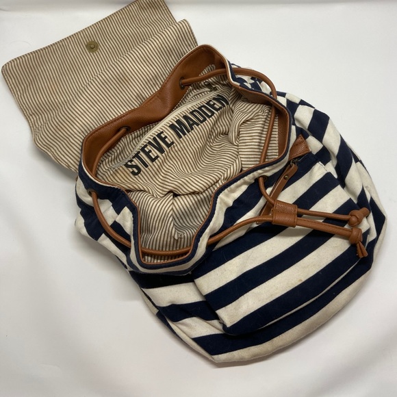 Steven Madden Back Pack - Picture 1 of 3